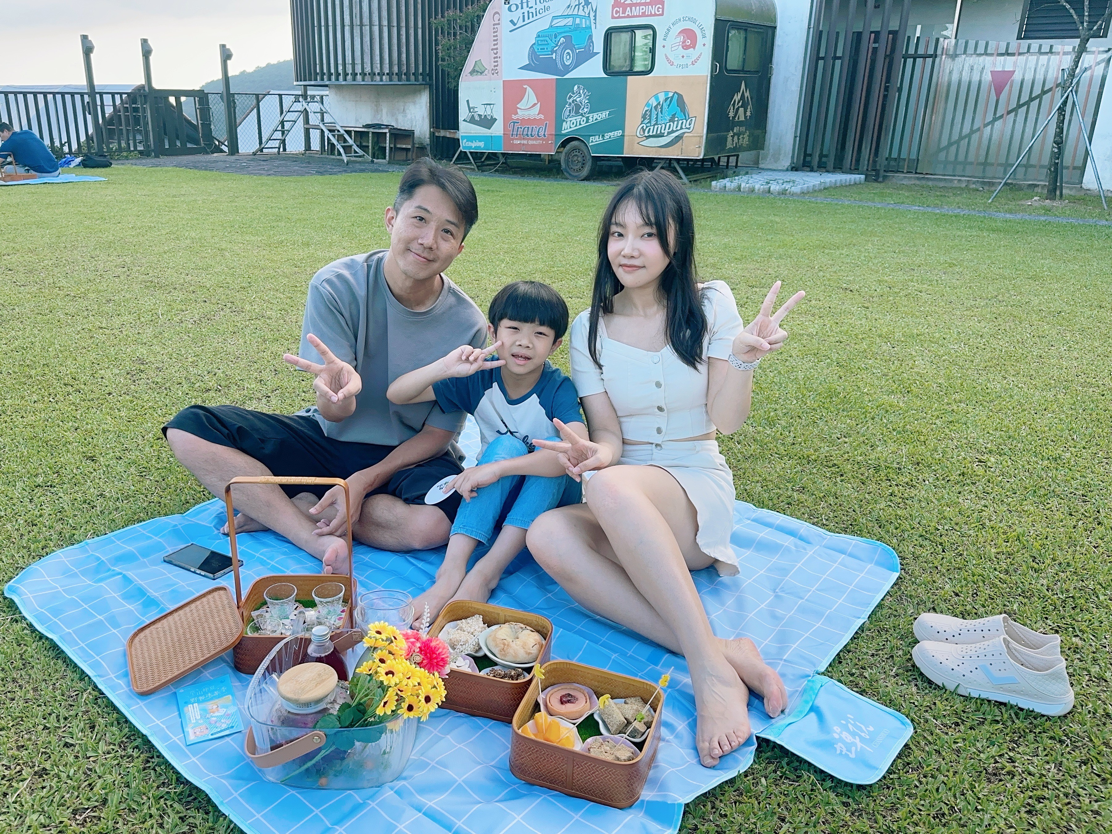 【洞洞鞋穿搭分享】夏天露營新寵兒!PONY洞洞鞋評價大公開| 【洞洞鞋穿搭分享】夏天露營新寵兒!PONY洞洞鞋評價大公開|