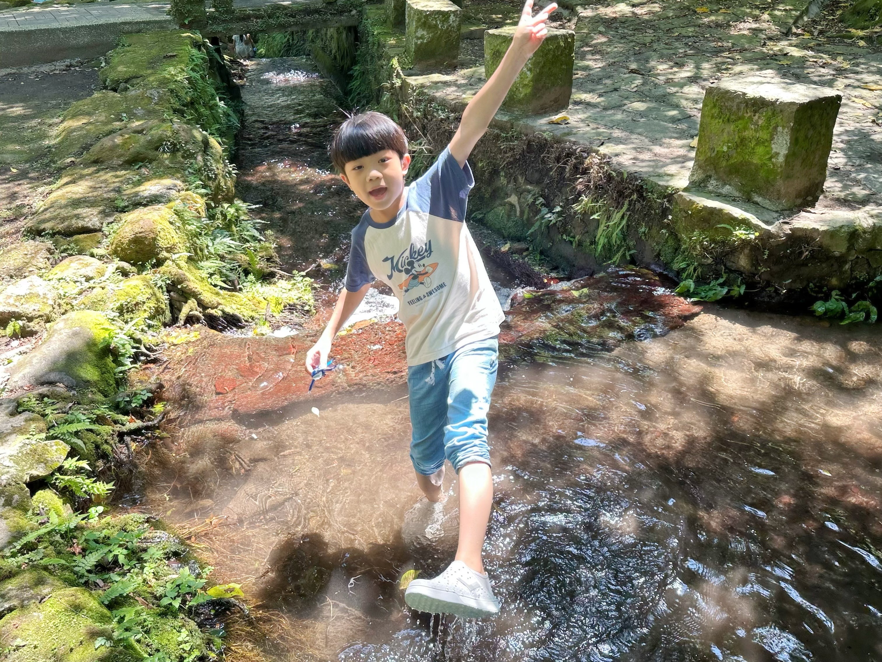 【洞洞鞋穿搭分享】夏天露營新寵兒!PONY洞洞鞋評價大公開| 【洞洞鞋穿搭分享】夏天露營新寵兒!PONY洞洞鞋評價大公開|