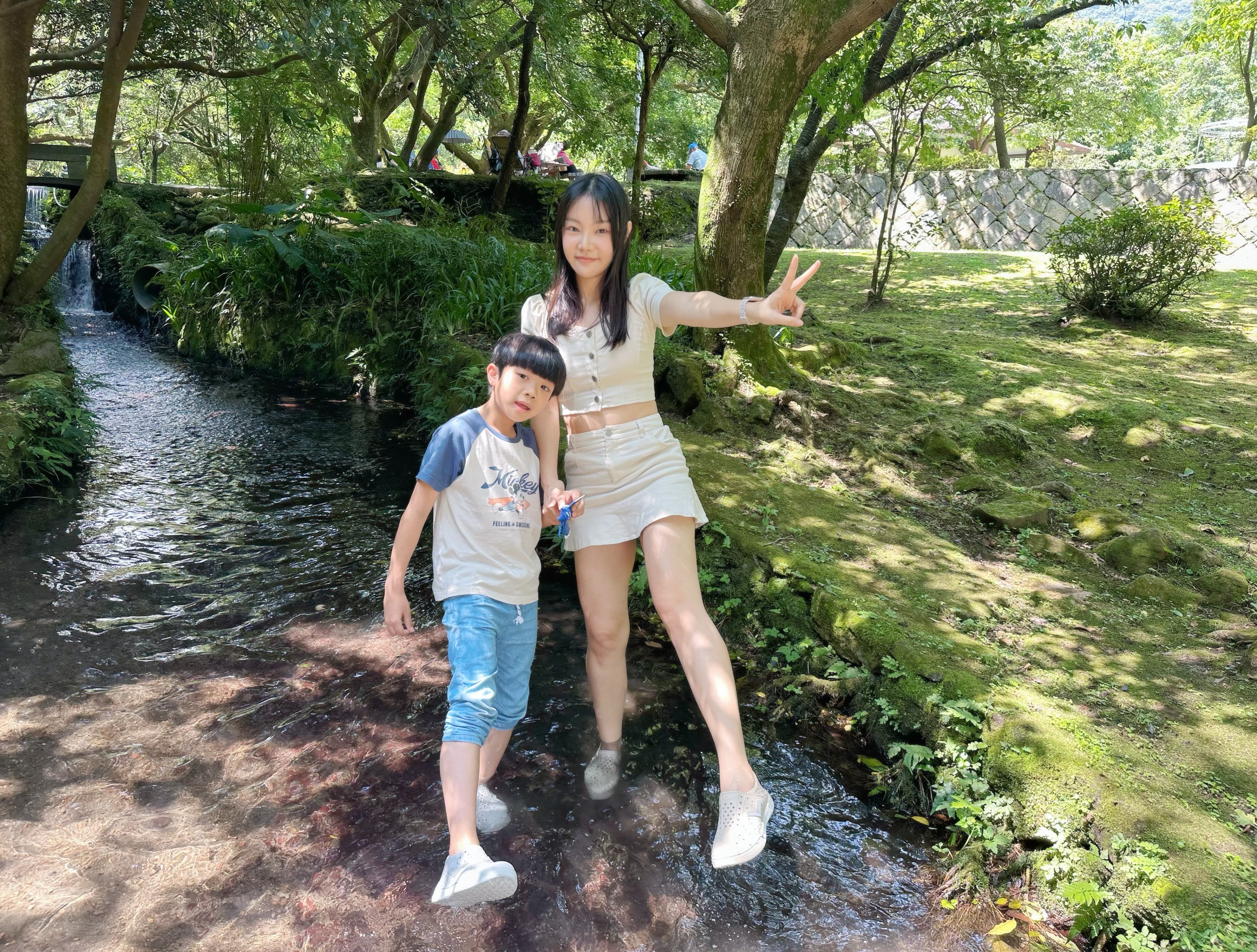 【洞洞鞋穿搭分享】夏天露營新寵兒!PONY洞洞鞋評價大公開| 【洞洞鞋穿搭分享】夏天露營新寵兒!PONY洞洞鞋評價大公開|
